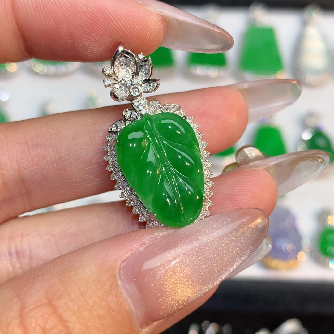 翡翠颈饰18K金镶嵌翡翠