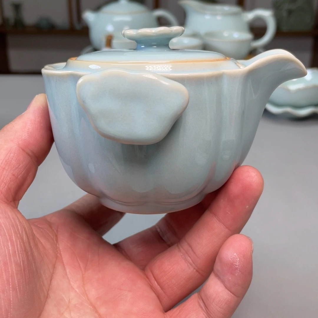 瓷天青色手抓壶张君老师