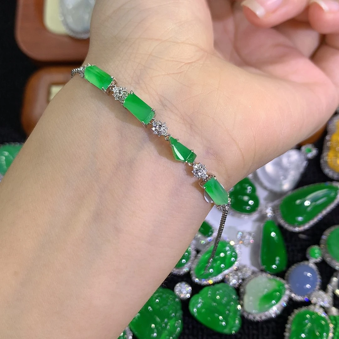 翡翠18K金镶嵌颈饰888888