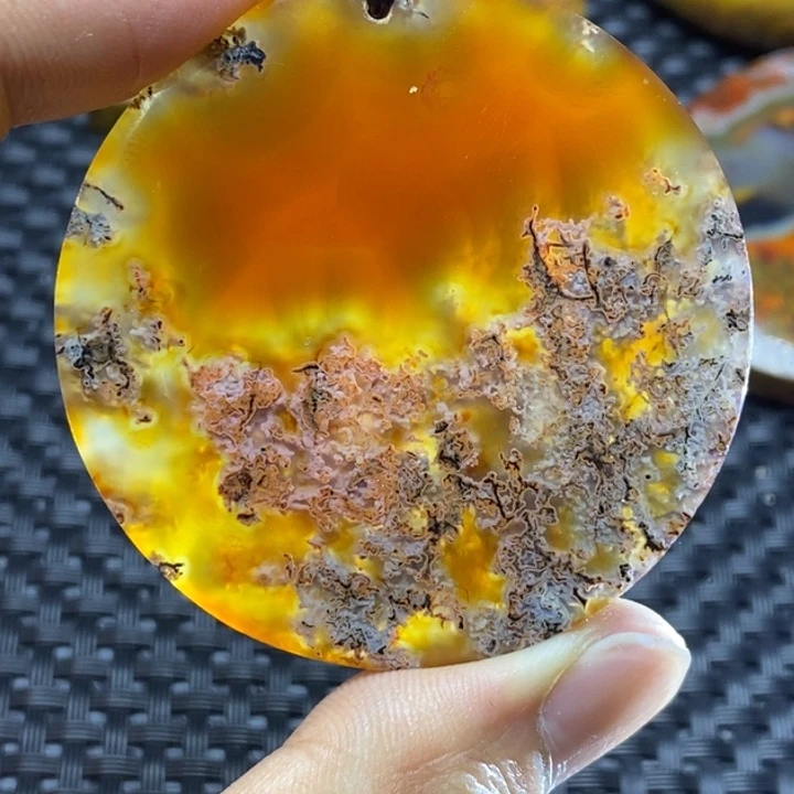 玛瑙/玉髓颈饰未镶嵌董***庄