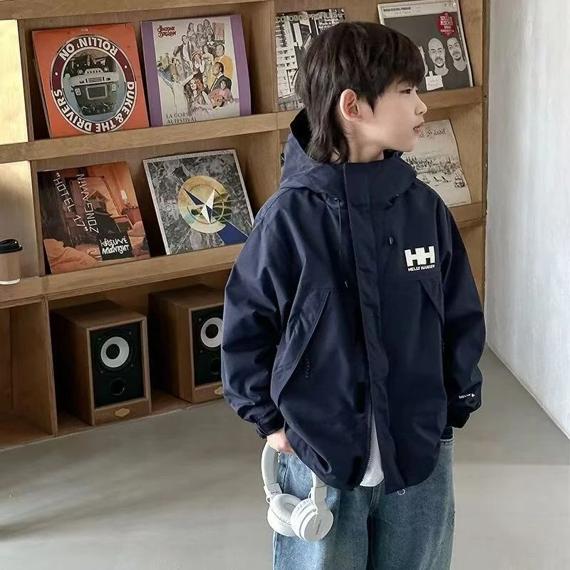 男童外套春秋款2025新款大儿童装冲锋衣春季男孩潮牌工装风衣春装