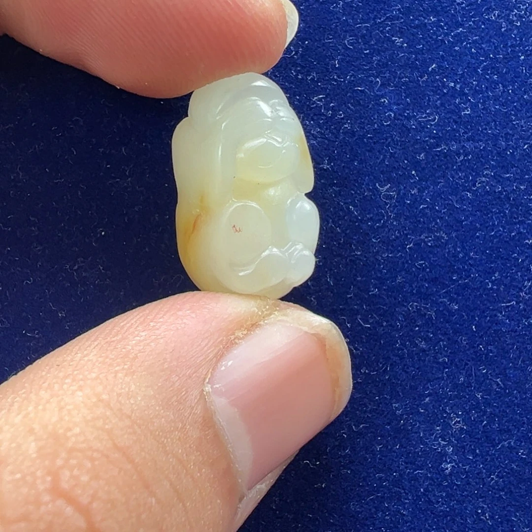 石英质玉未镶嵌颈饰