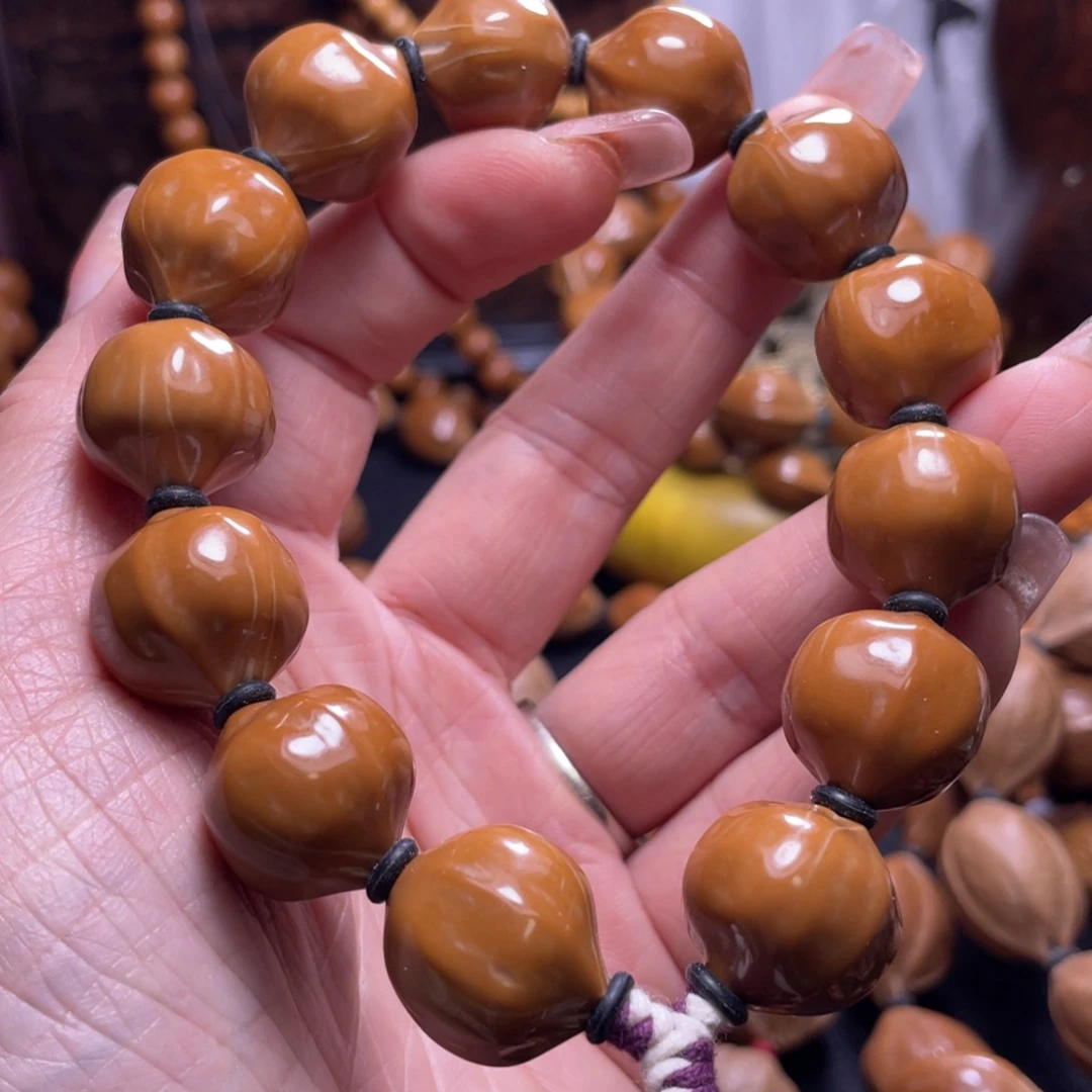 橄榄核雕手串精抱当素校1.65