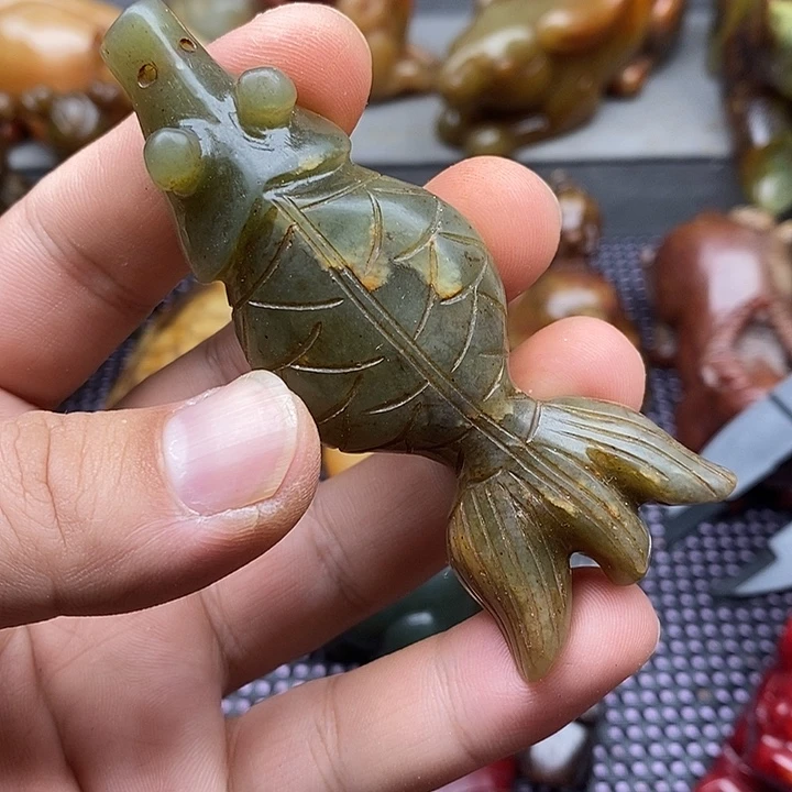未镶嵌蛇纹石玉颈饰