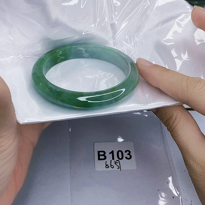 翡翠未镶嵌手镯一图一物实物为准