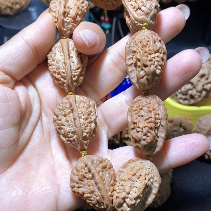 吊坠桃核绣花鞋手串21尺