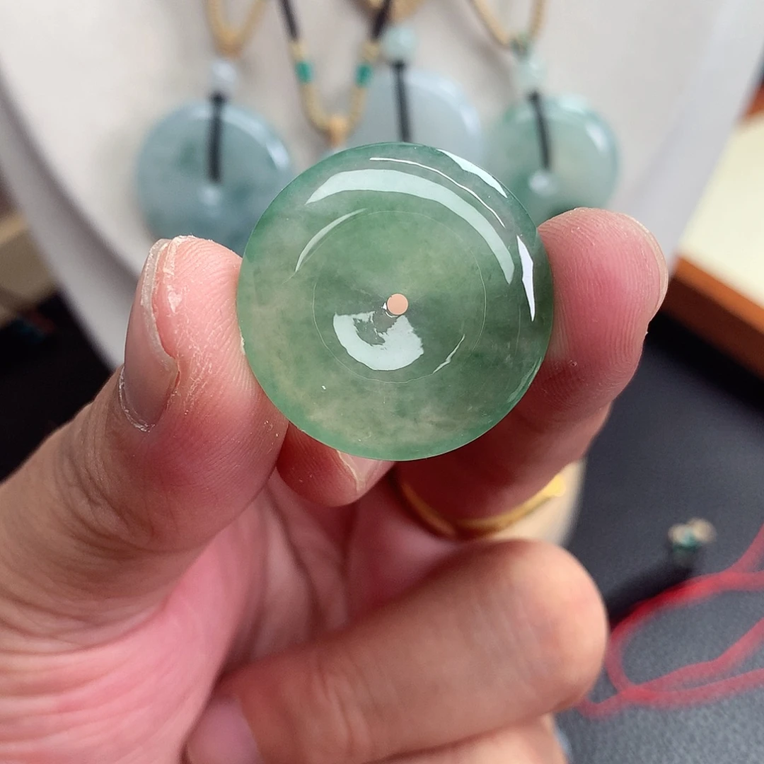翡翠未镶嵌颈饰平安扣25.5×5.3