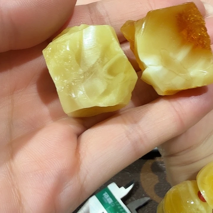 玫***丝定制琥珀未镶嵌蜜蜡