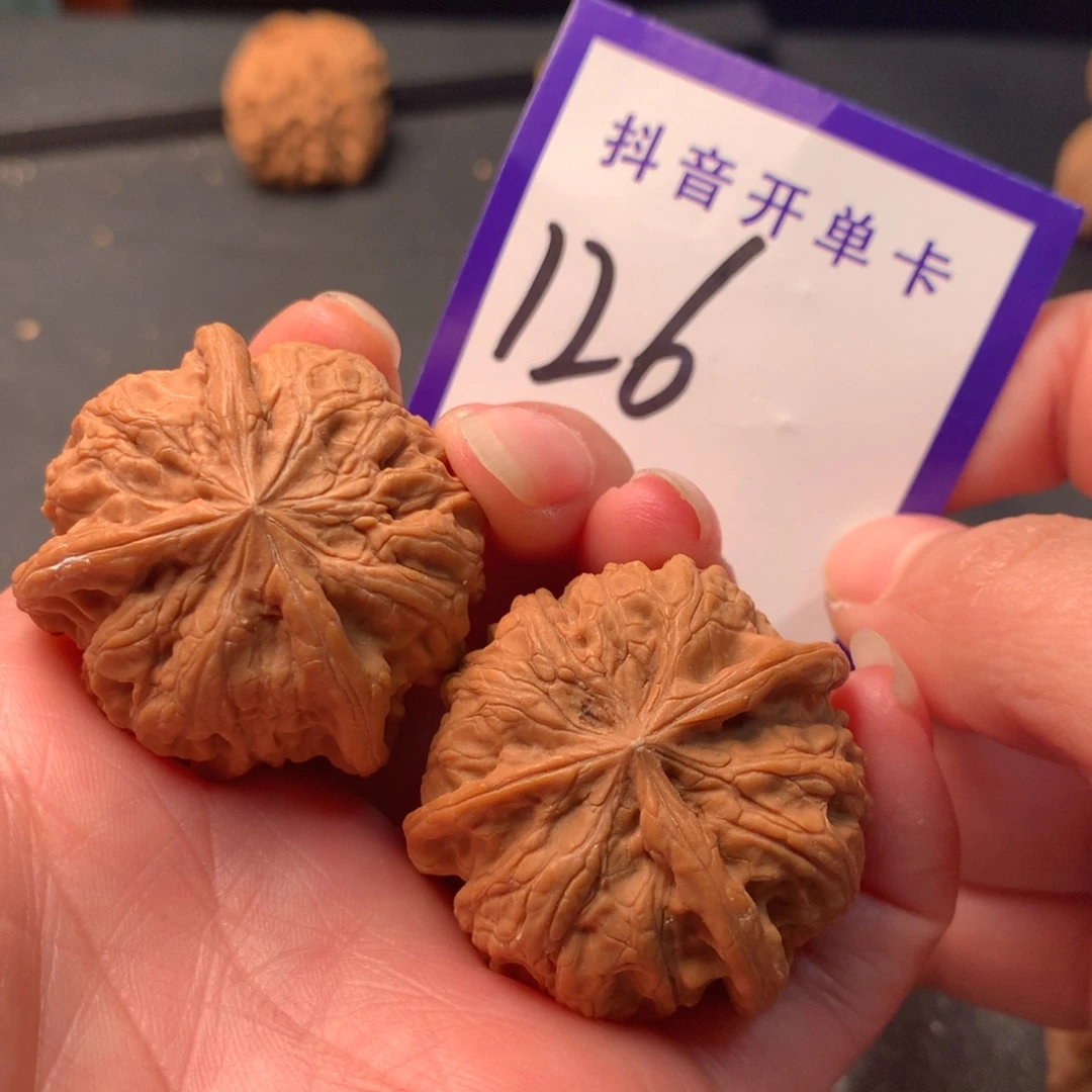 吊坠文玩核桃三楞