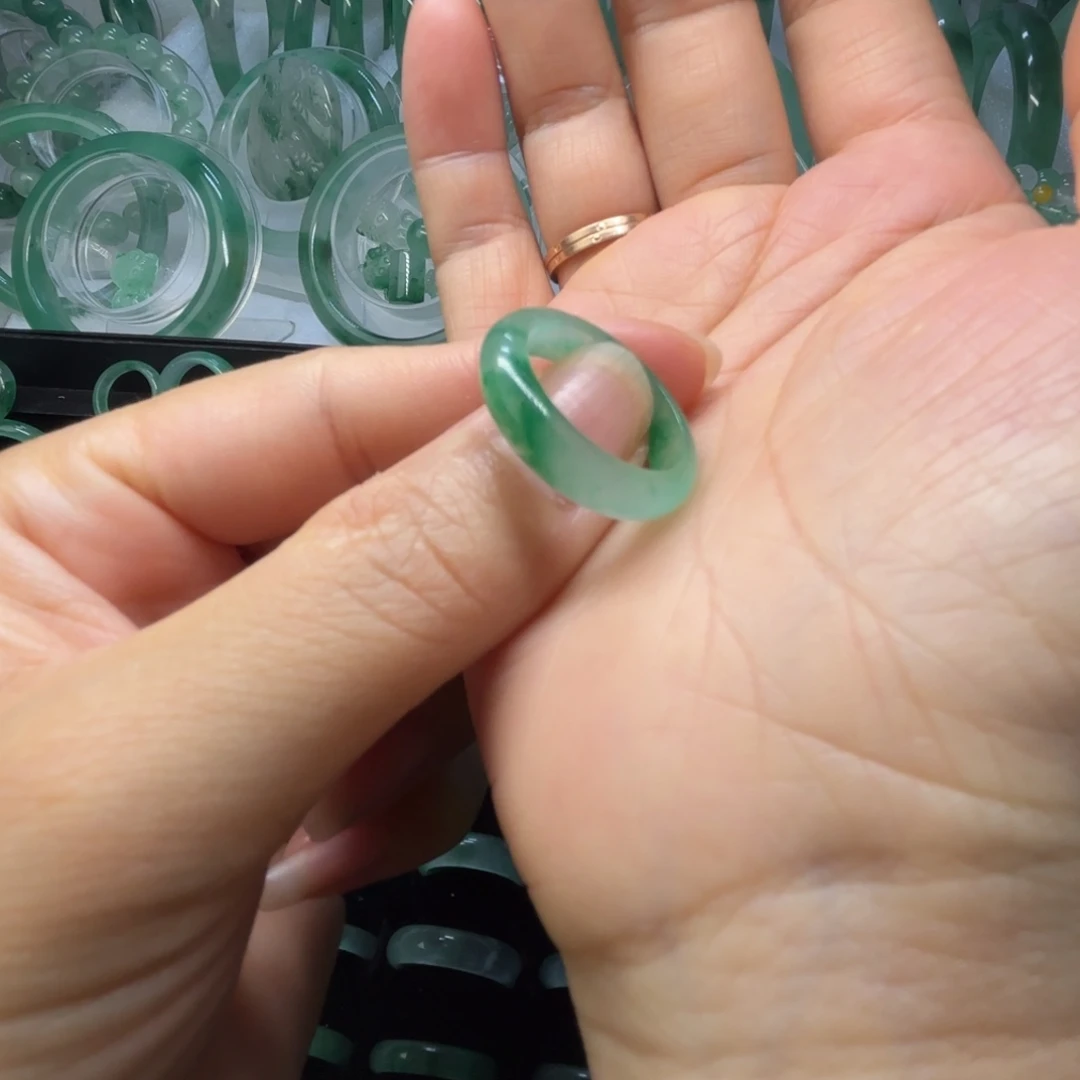石英质玉（非洲翠）未镶嵌戒指  珠子  手镯04冰飘一抹绿