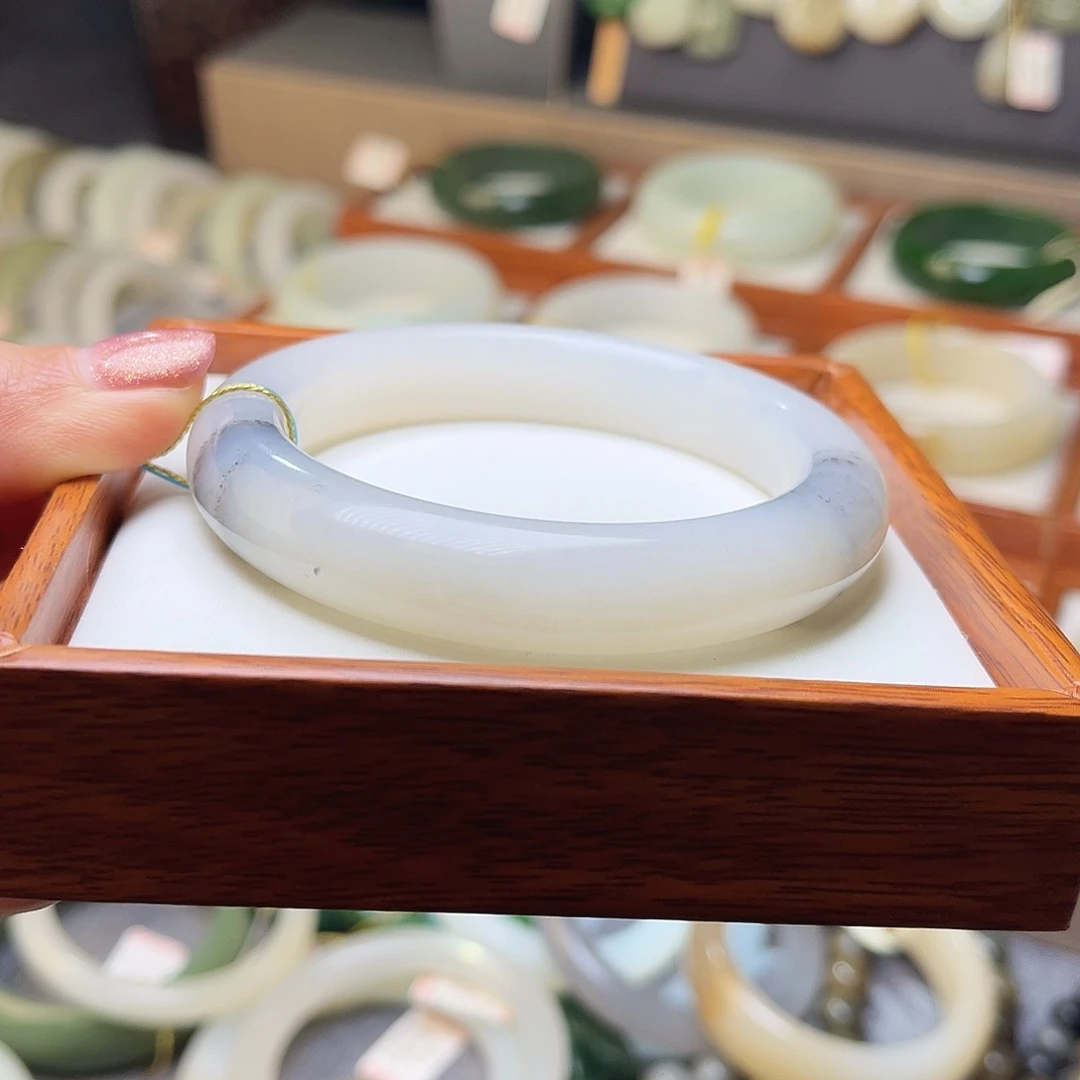 和田玉未镶嵌手镯57.7