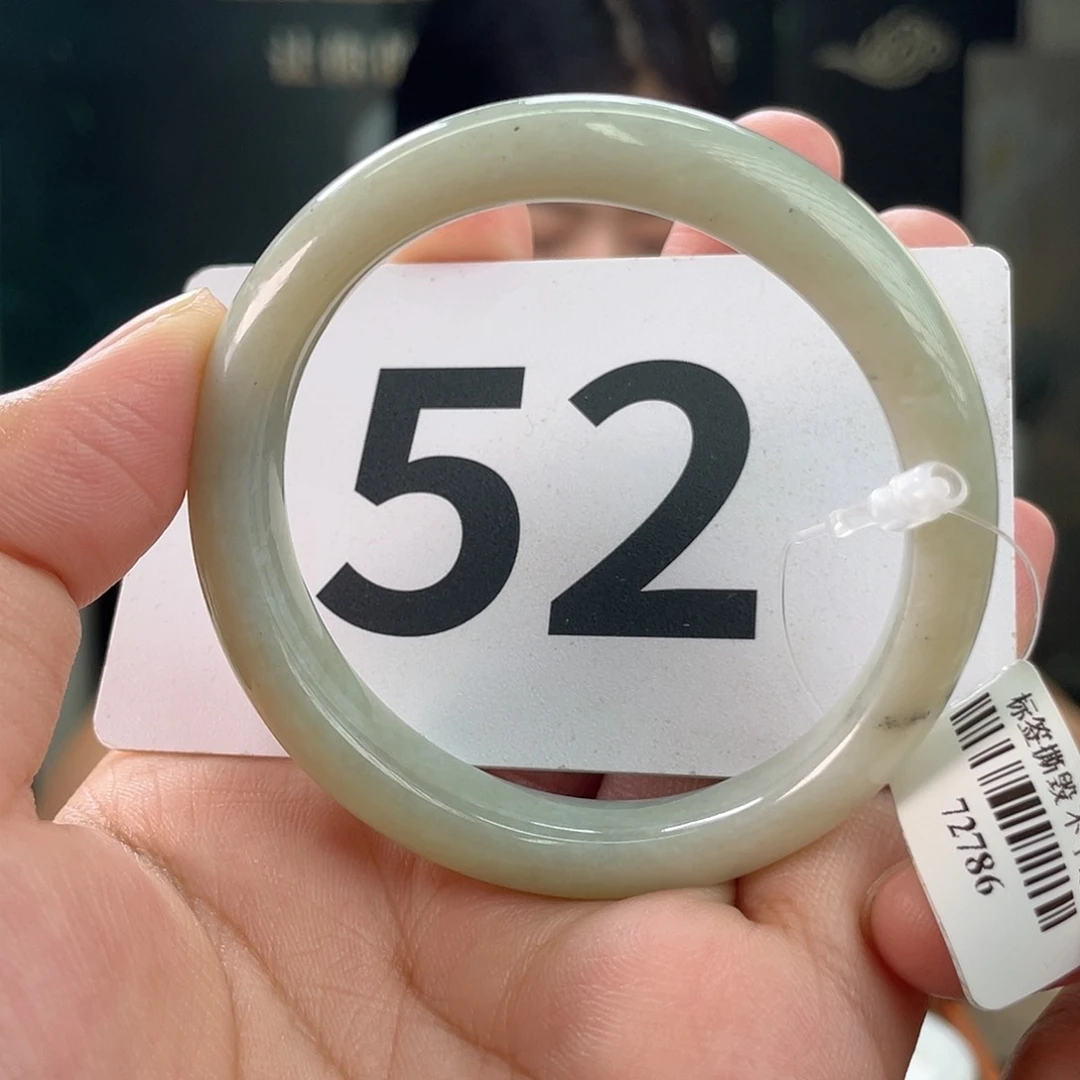 和田玉手镯未镶嵌微瑕