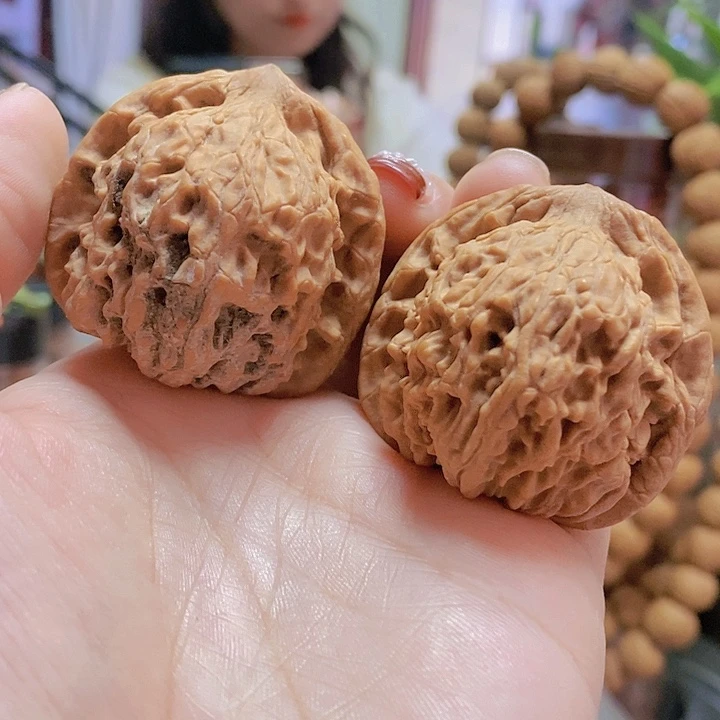 【闪购商品】文玩核桃把件43红狮子