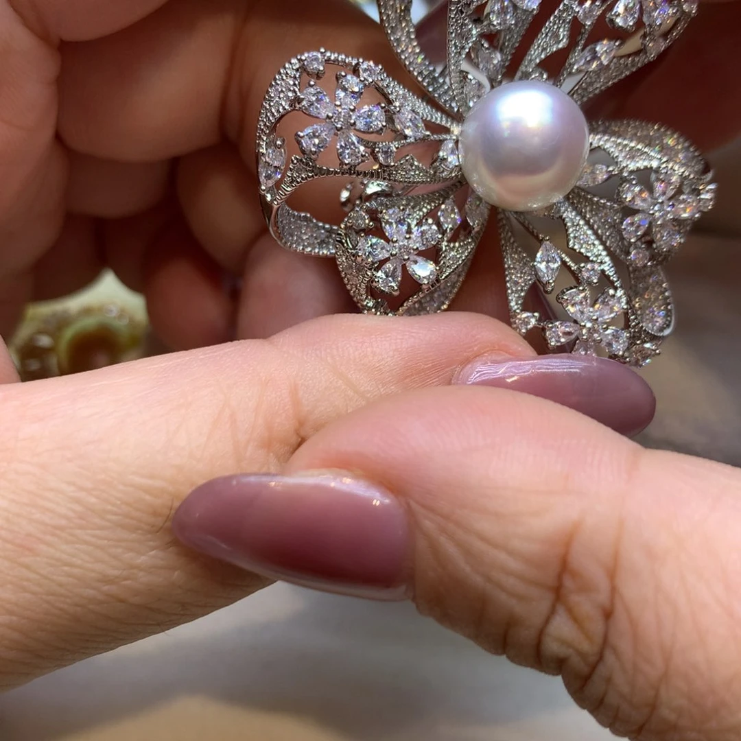 未镶嵌胸饰海水珍珠