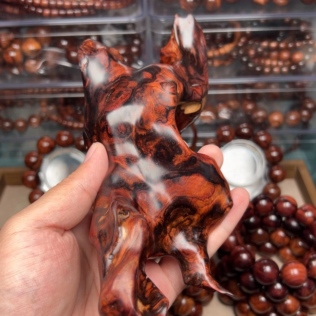 黄花梨/降香黄檀海南黄花梨老料水波瘤疤茶宠摆件168克