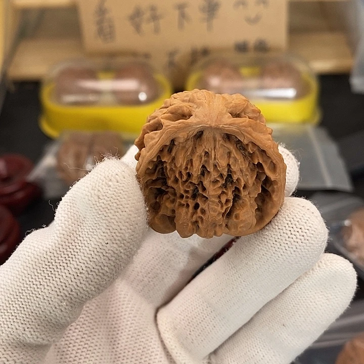 秦***岭吊坠文玩核桃瑕疵不退不换