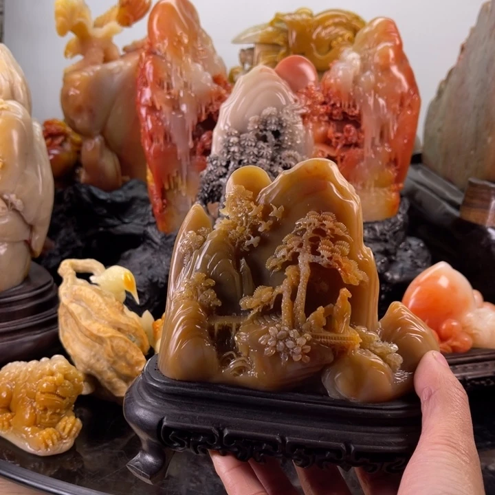 田黄石抱琴访友摆件