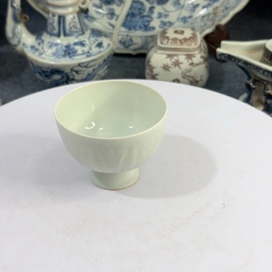 一个影青湖田杯子