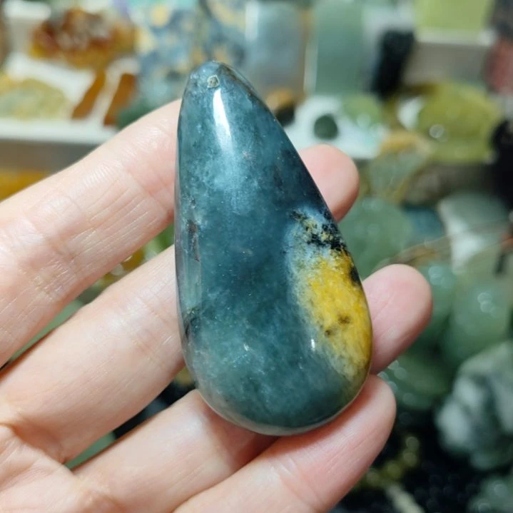 岫玉未镶嵌挂坠款式