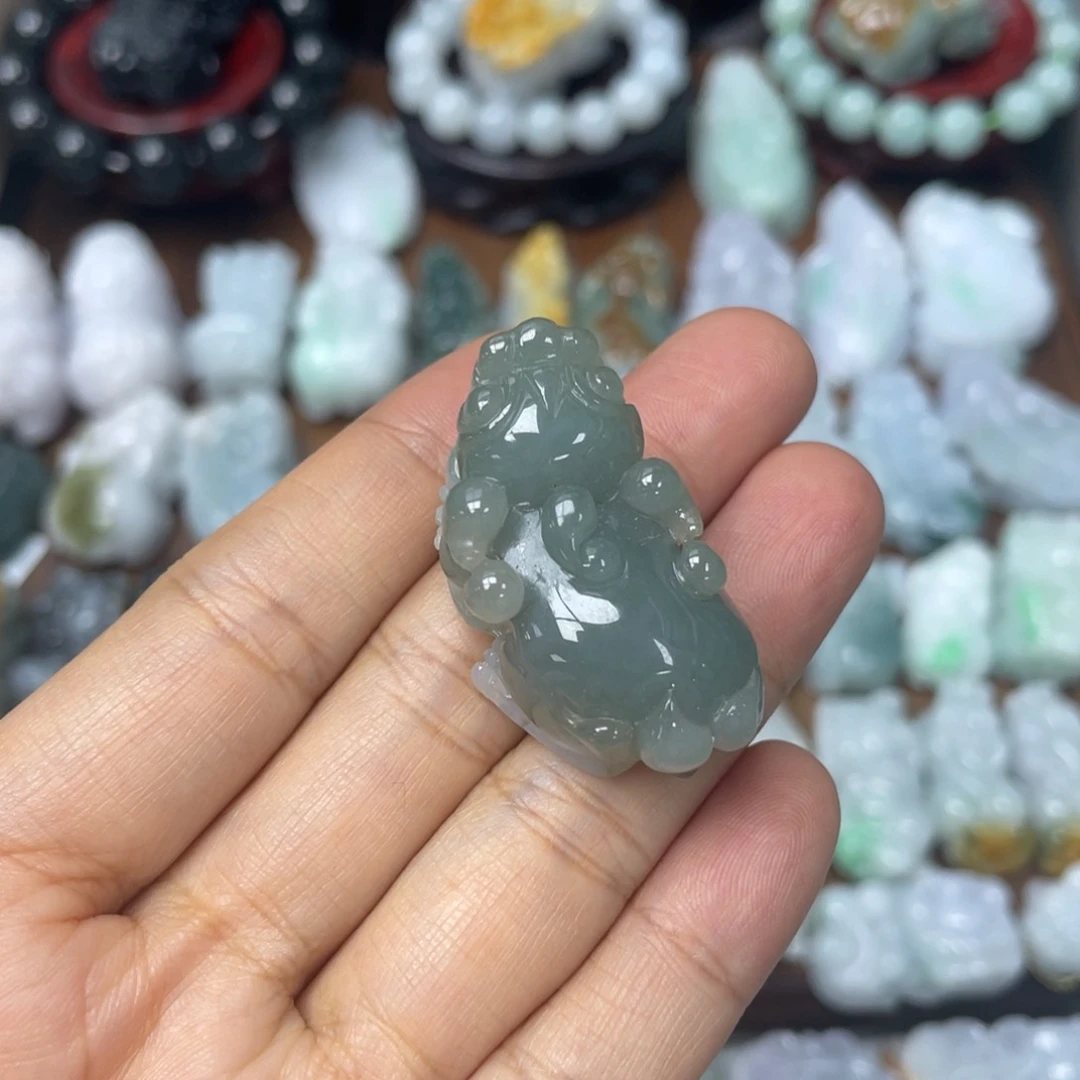 颈饰未镶嵌翡翠貔貅