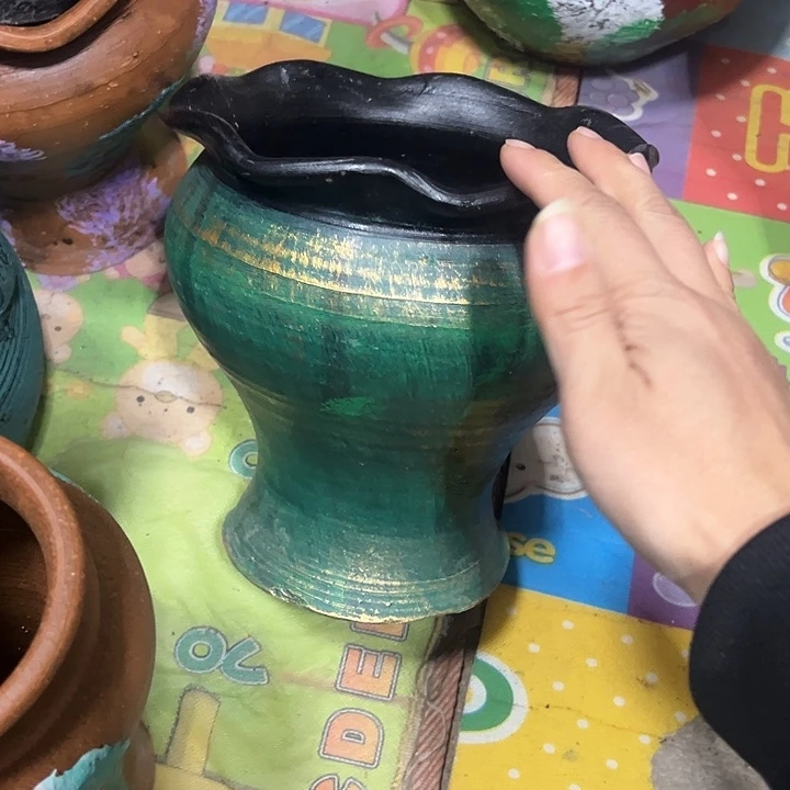 绿金火锅花边高19口17带孔微瑕