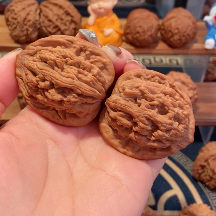 好***情文玩核桃吊坠虎头