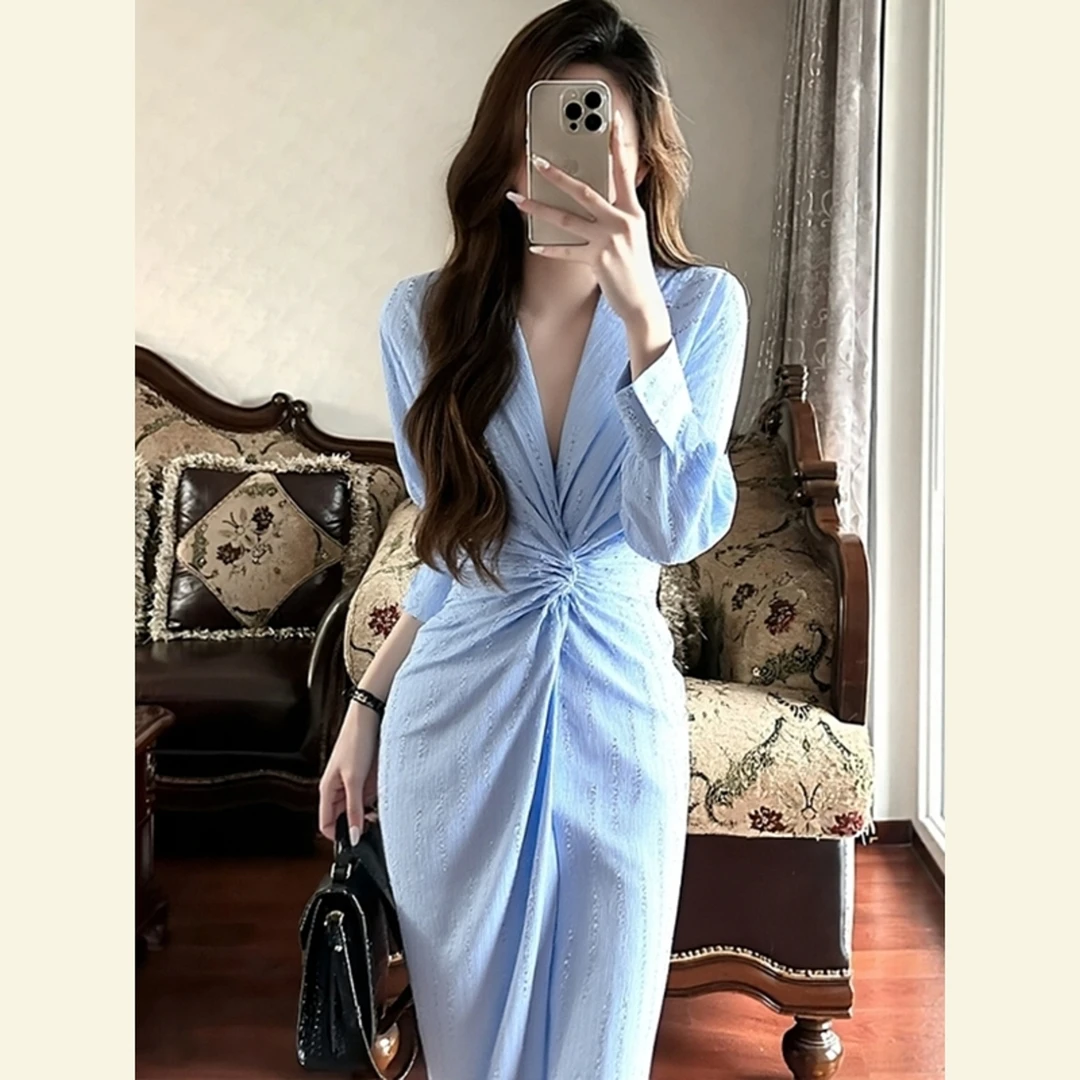 秋季清冷艺术感穿搭名媛气质女神范长裙大方得体蓝色收腰连衣裙女