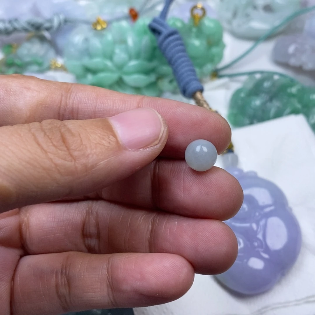 颈饰未镶嵌翡翠小**糖翡翠