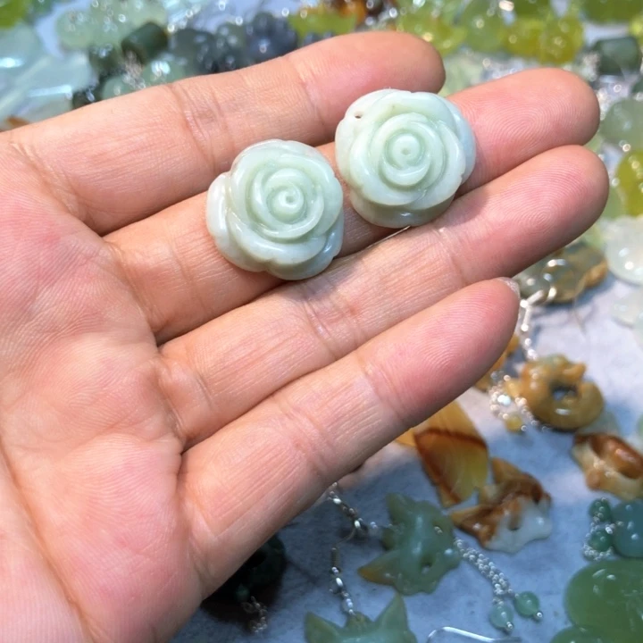 【闪购商品】蛇纹石玉未镶嵌耳环?***?