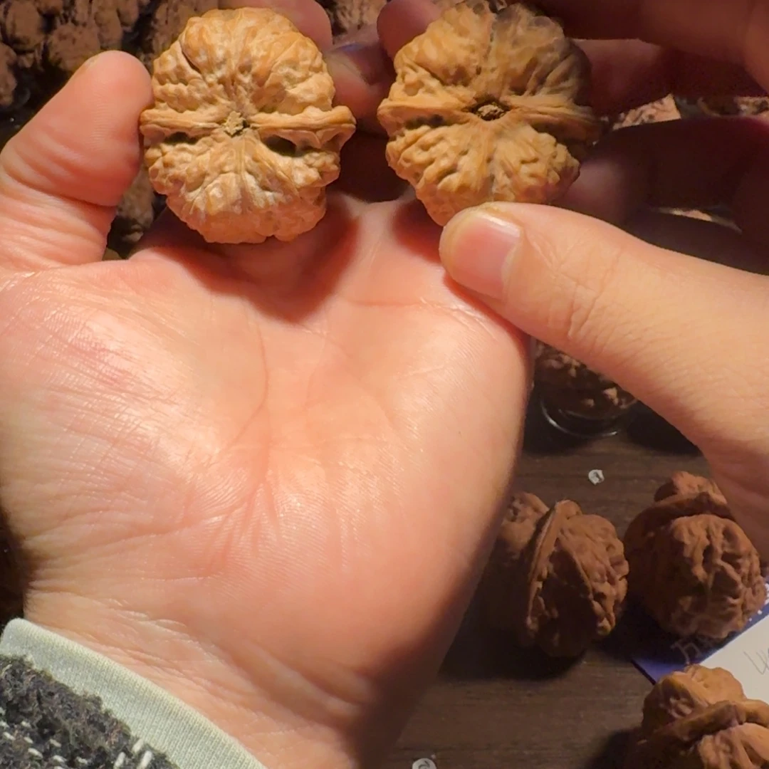 小****文玩核桃吊坠蛤蟆的眼睛是真的好看啊我的天啊我的