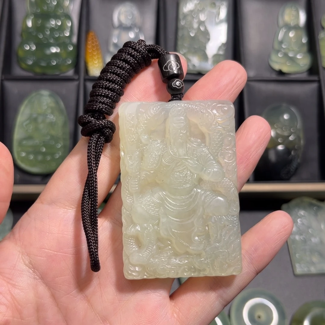 未镶嵌蛇纹石玉颈饰