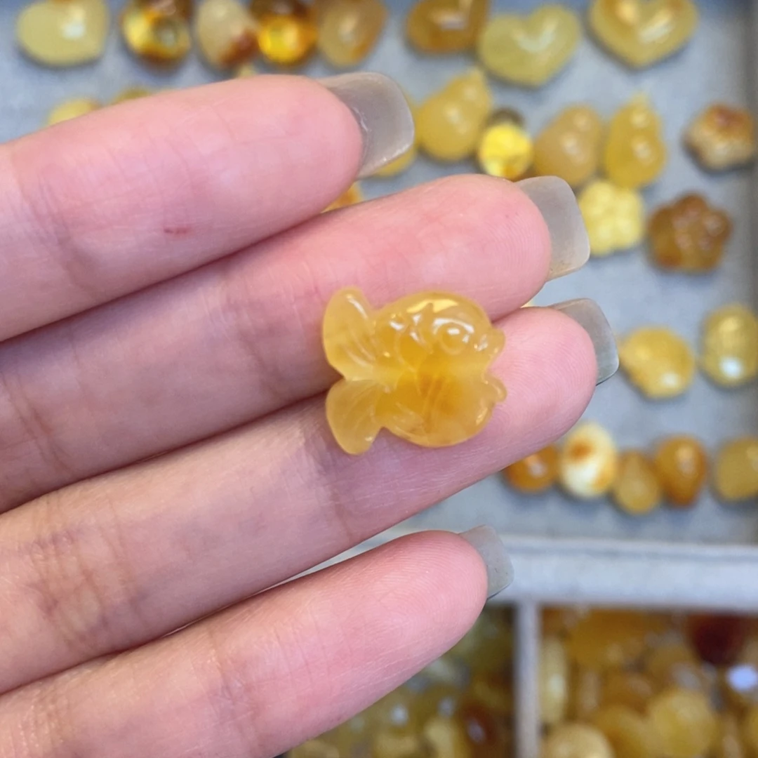 蜜蜡颈饰未镶嵌鱼