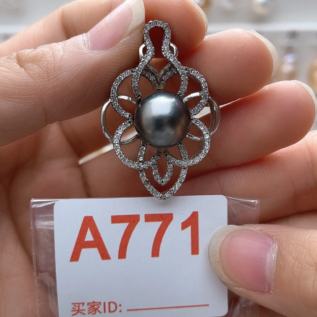 淡水珍珠未镶嵌颈饰释*。