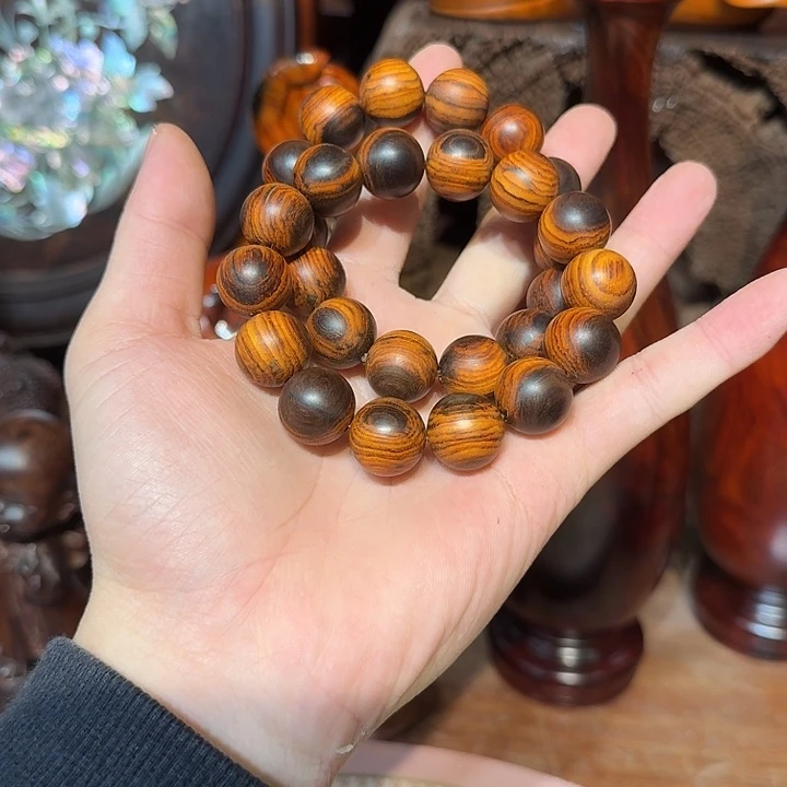 交趾黄檀（大红酸枝）黑飘红手串1.6