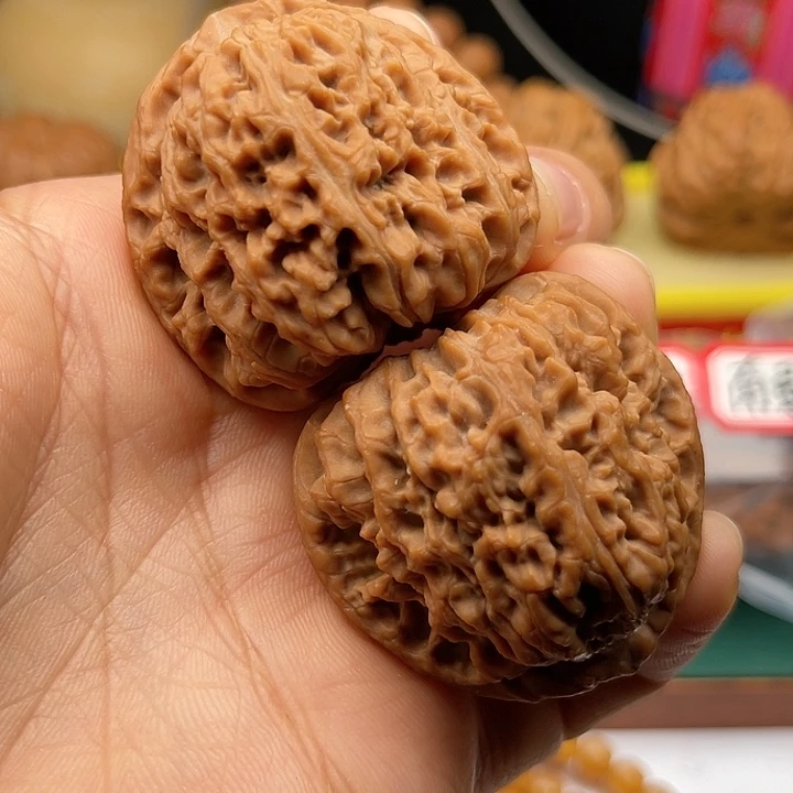 桃核把件性****ι41三角南疆石