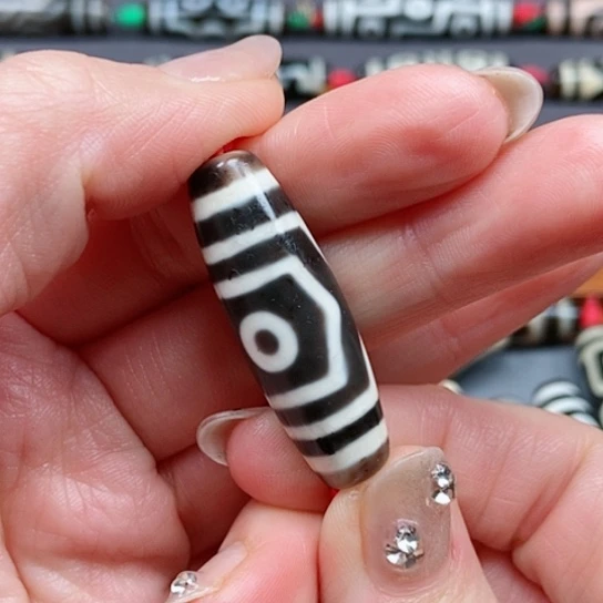 玛瑙/玉髓颈饰未镶嵌-**里