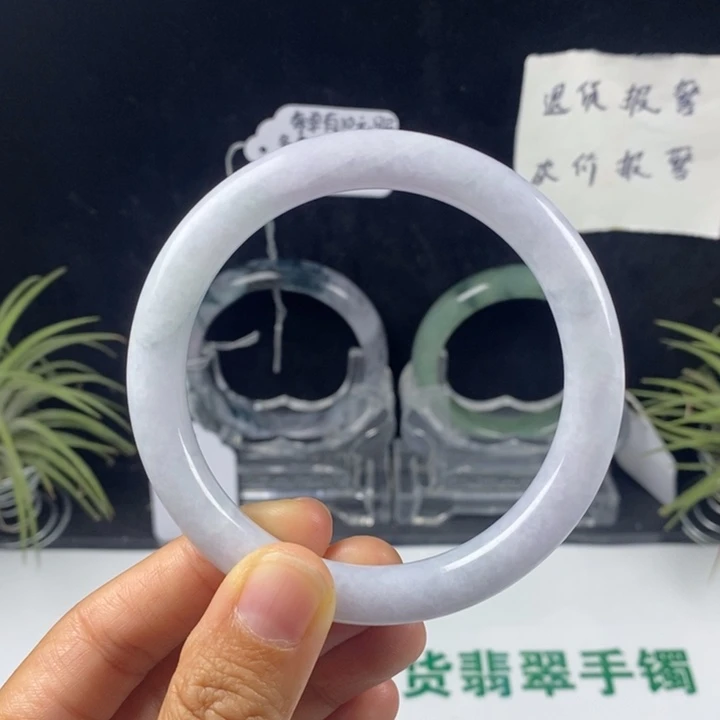 翡翠未镶嵌手镯21号。59.6圈