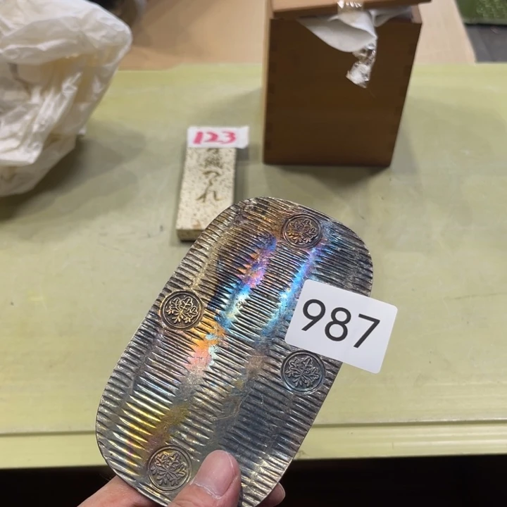 H***n中古物品默认微瑕