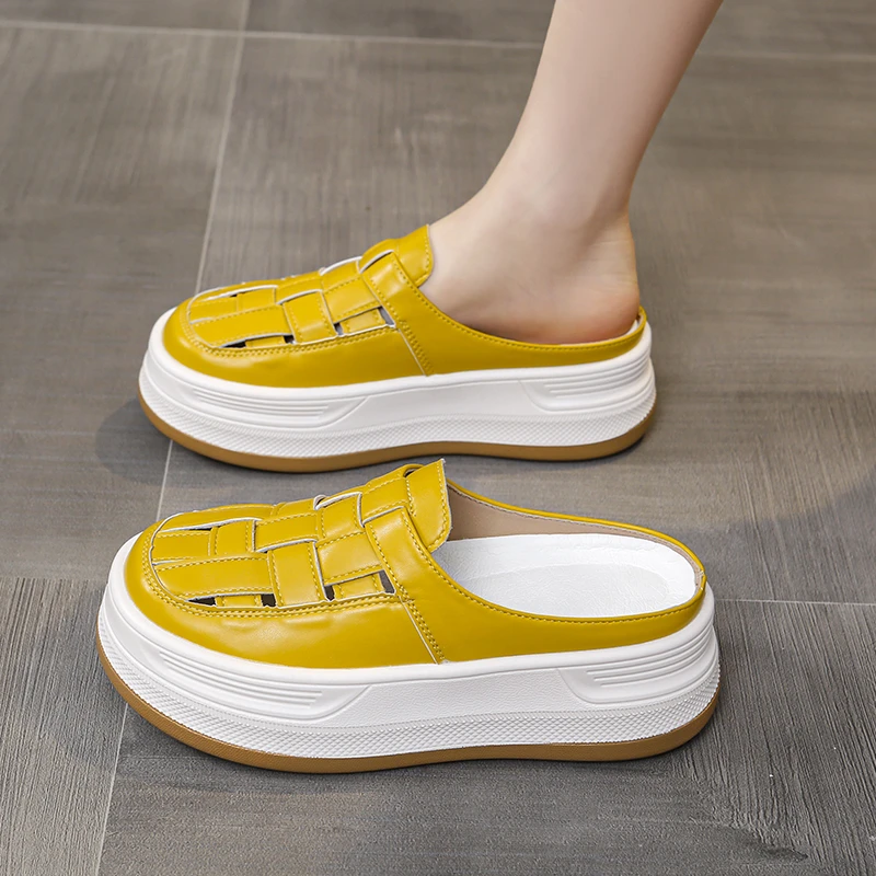 厚底真皮增高包头拖鞋女2025夏季新款懒人镂空一脚蹬黄色德训凉鞋