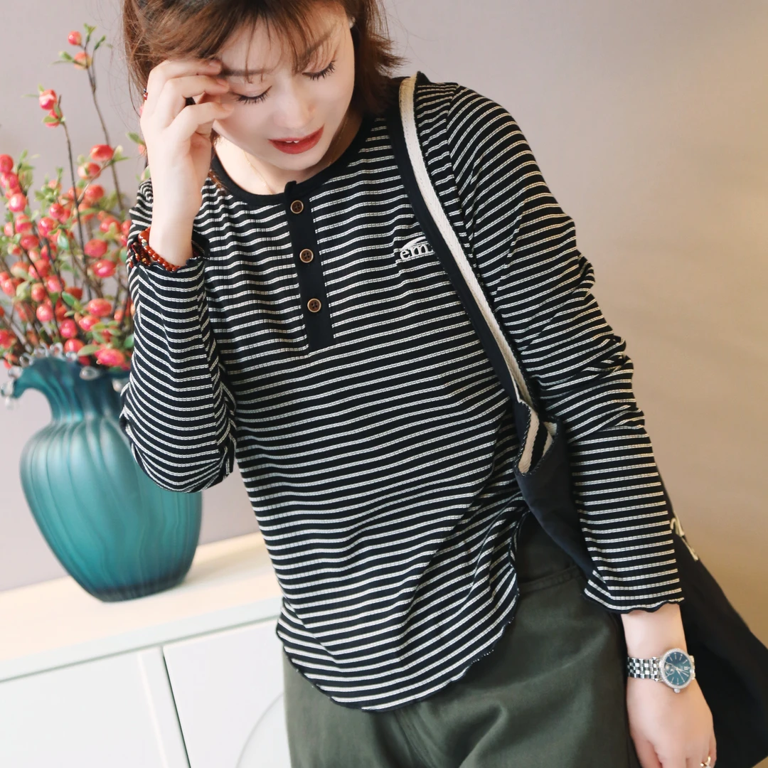 【伟伟专属】条纹木耳边打底 显瘦纽扣条纹套头打底