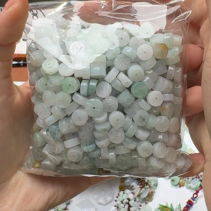 未镶嵌挂件翡翠福利1个，不包邮，拍一单邮费发货