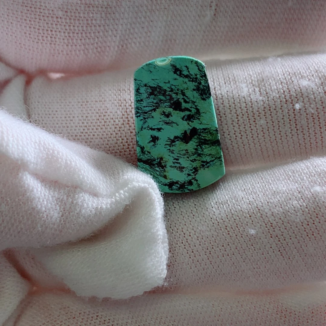 绿松石未镶嵌挂件