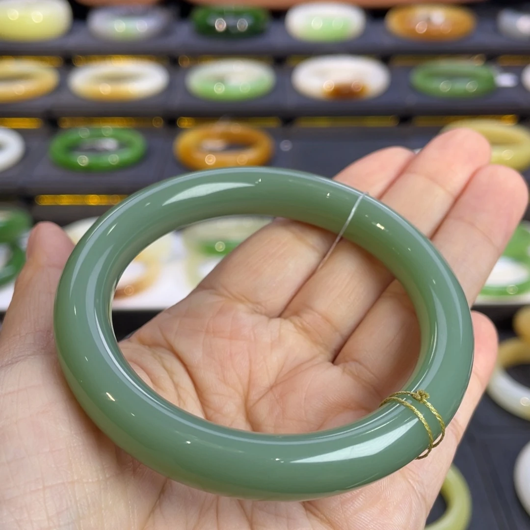 和田玉未镶嵌手镯无包容粉青58