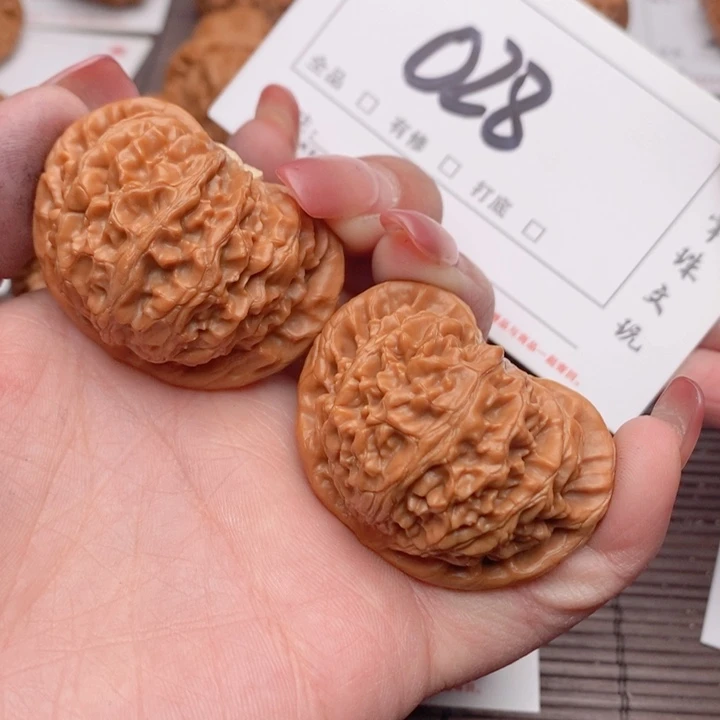 文玩核桃吊坠44.5工灯028