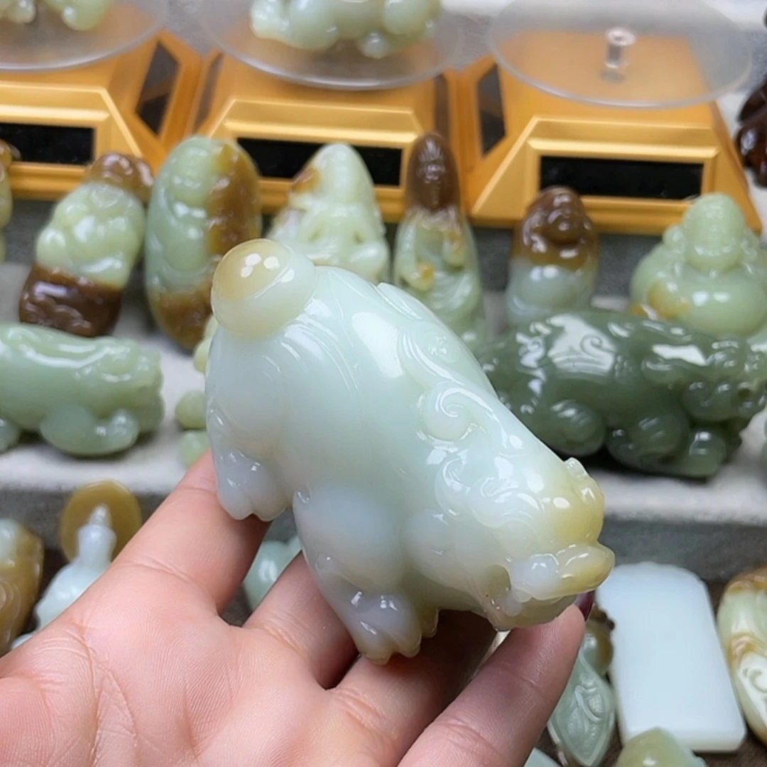 【闪购商品】和田玉把件未镶嵌哈****林