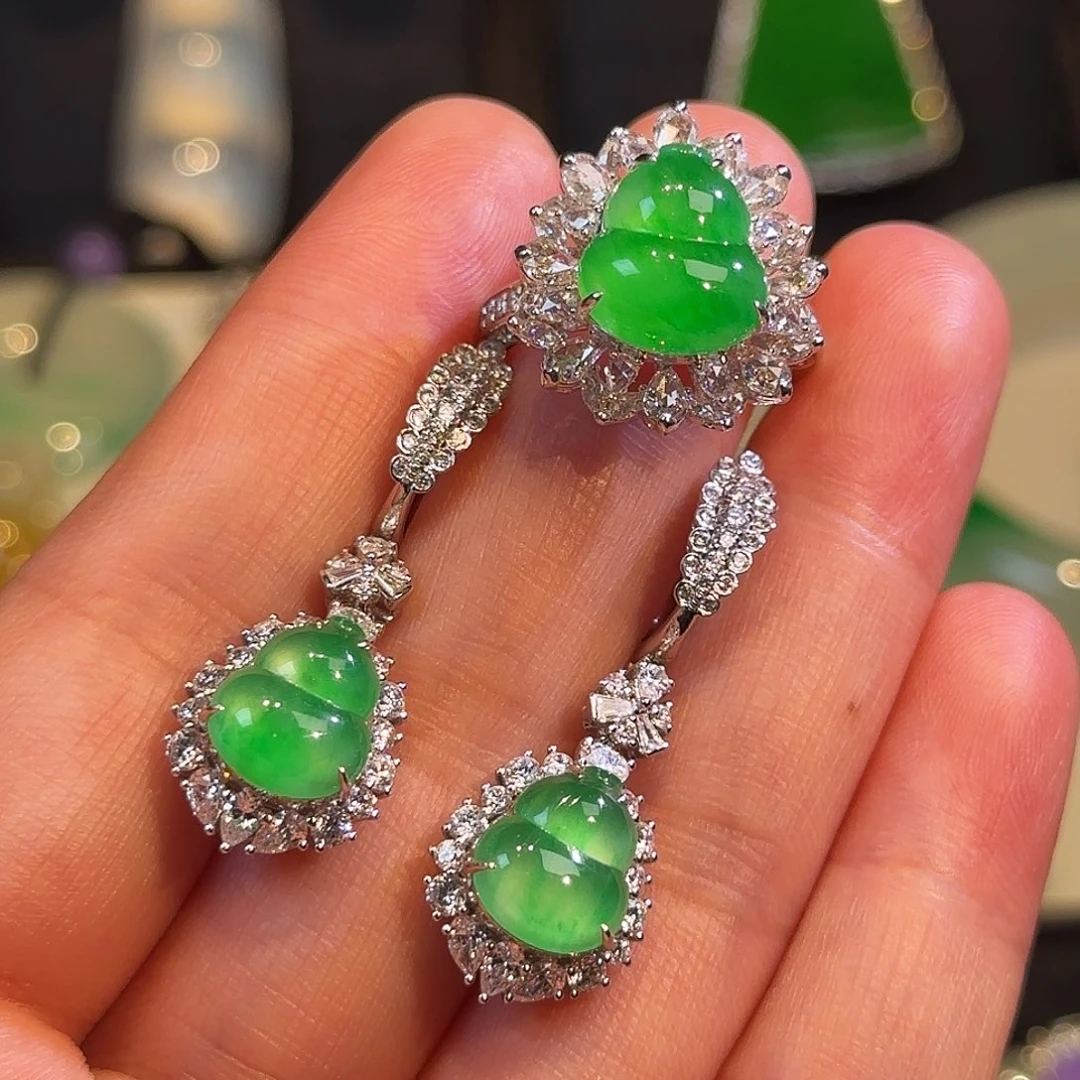 翡翠18K金镶嵌耳环