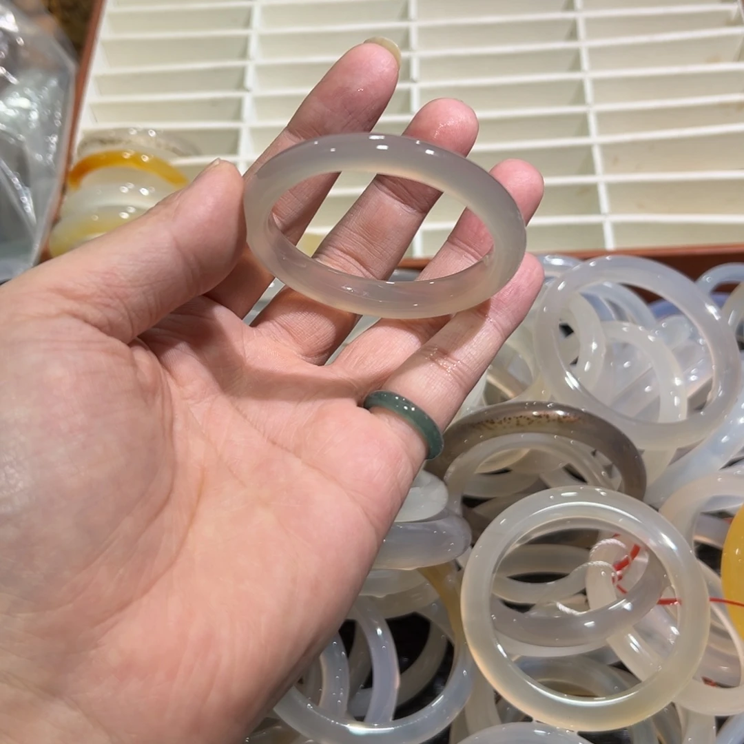 玛瑙/玉髓未镶嵌手镯51圈大小腰15