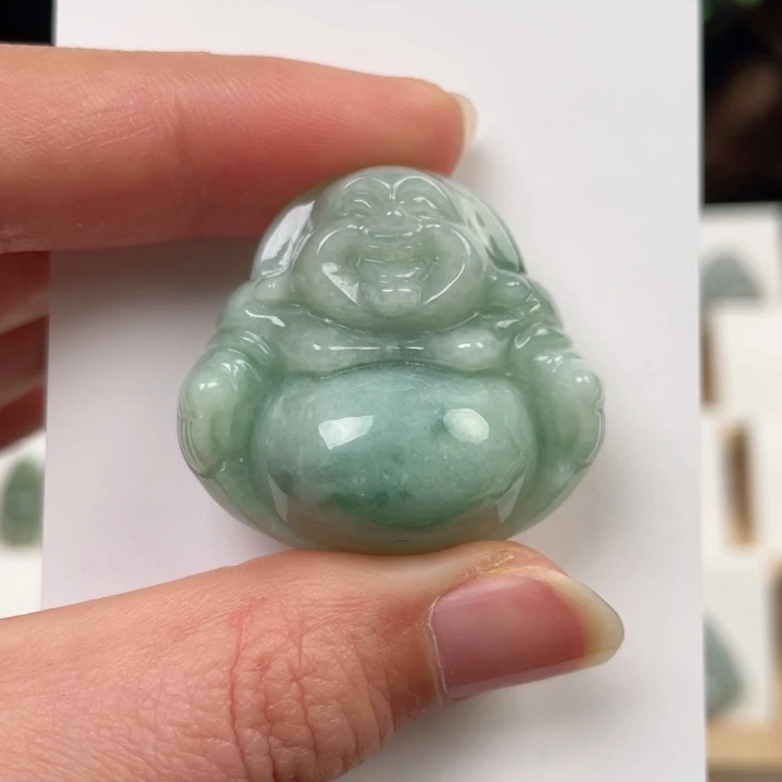 翡翠颈饰未镶嵌佛公