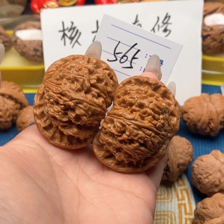 文玩核桃把件用****6565号51白狮子