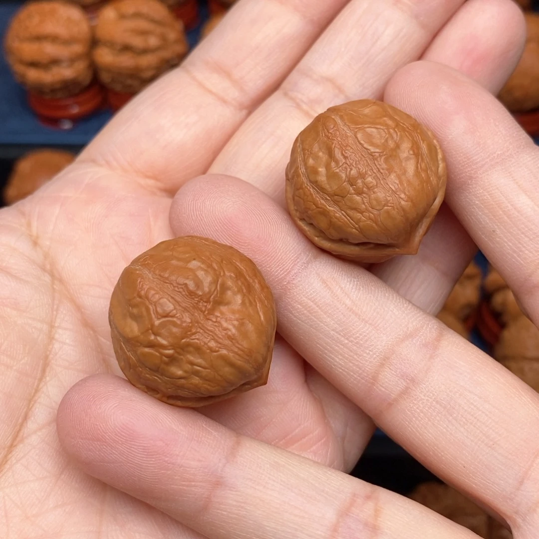 把件文玩核桃手捻寿桃